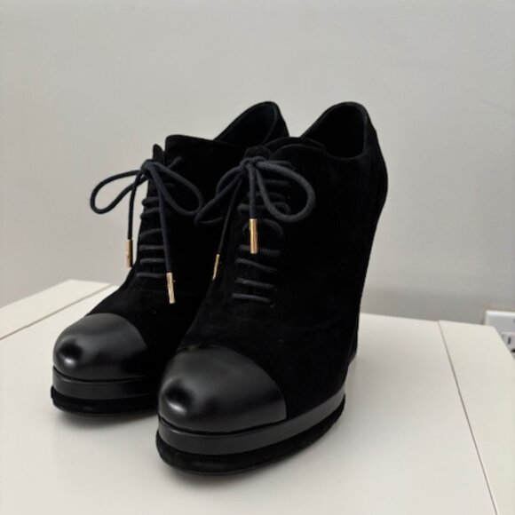 Chanel shoes: suede outer, black leather toe. - Picture 1 of 8